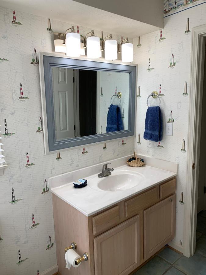 Pet-Friendly Coastal Retreat with Pool and Fireplace Nags Head Exterior photo